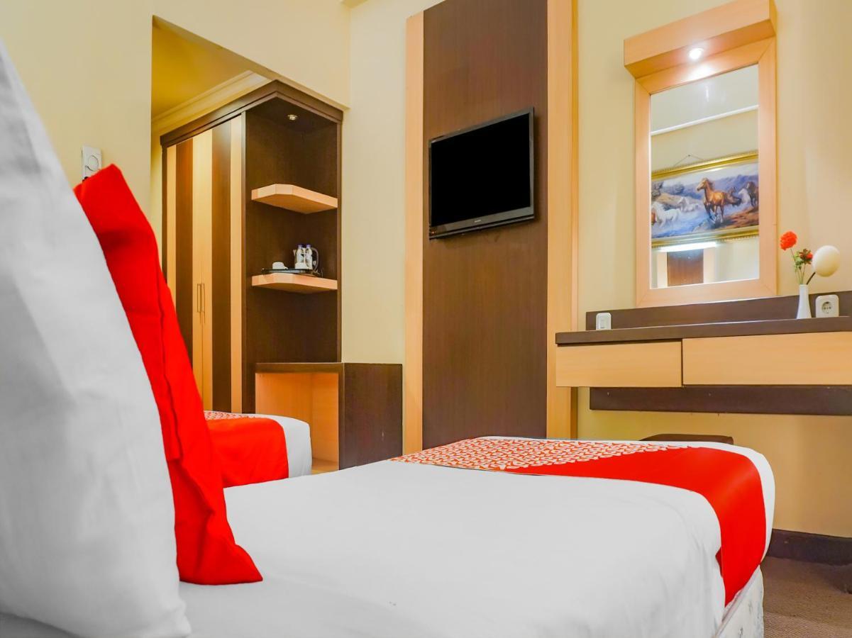 Oyo 3967 Hotel Pantai Wisata มากาซาร์ ภายนอก รูปภาพ