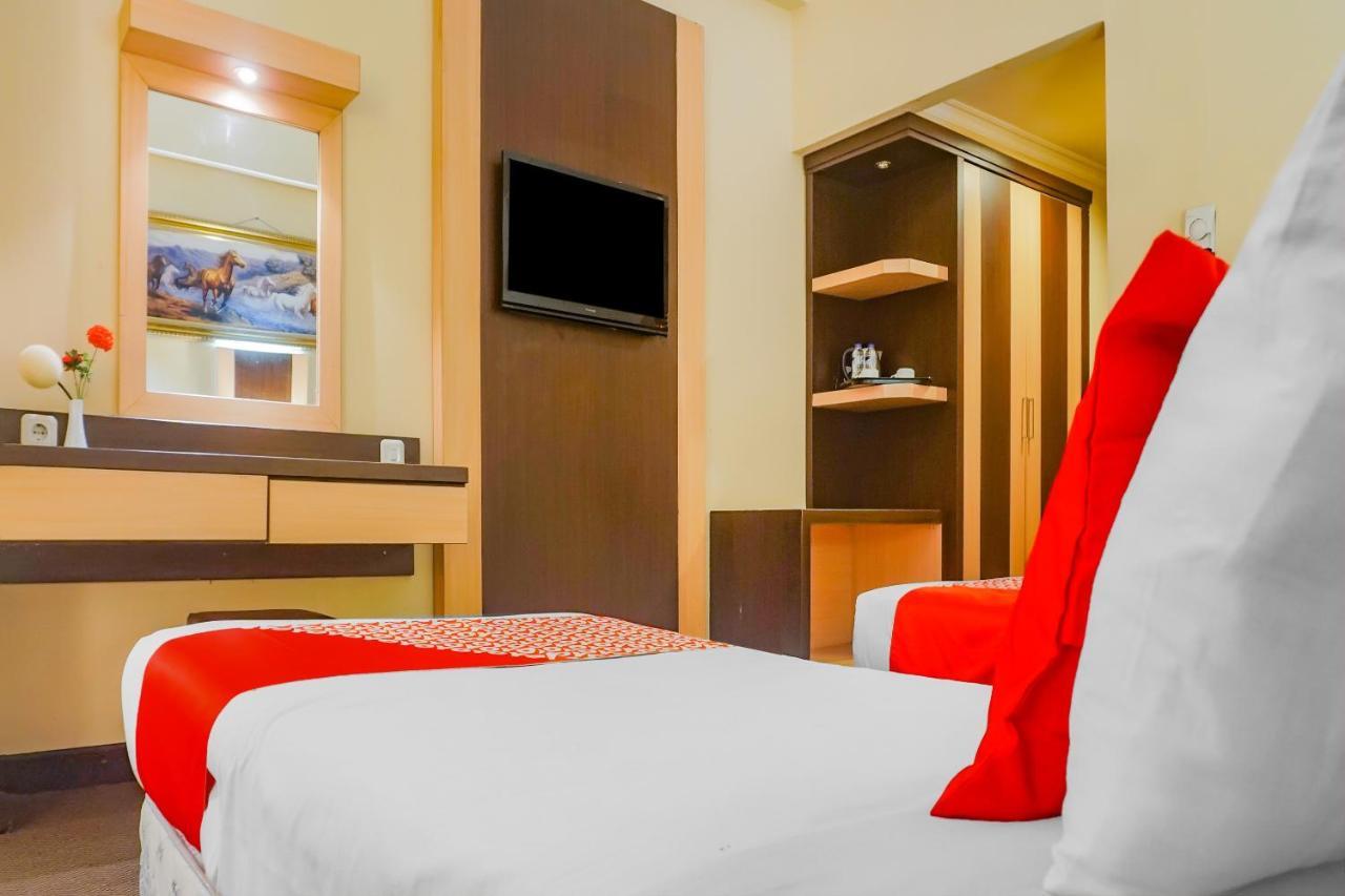 Oyo 3967 Hotel Pantai Wisata มากาซาร์ ภายนอก รูปภาพ